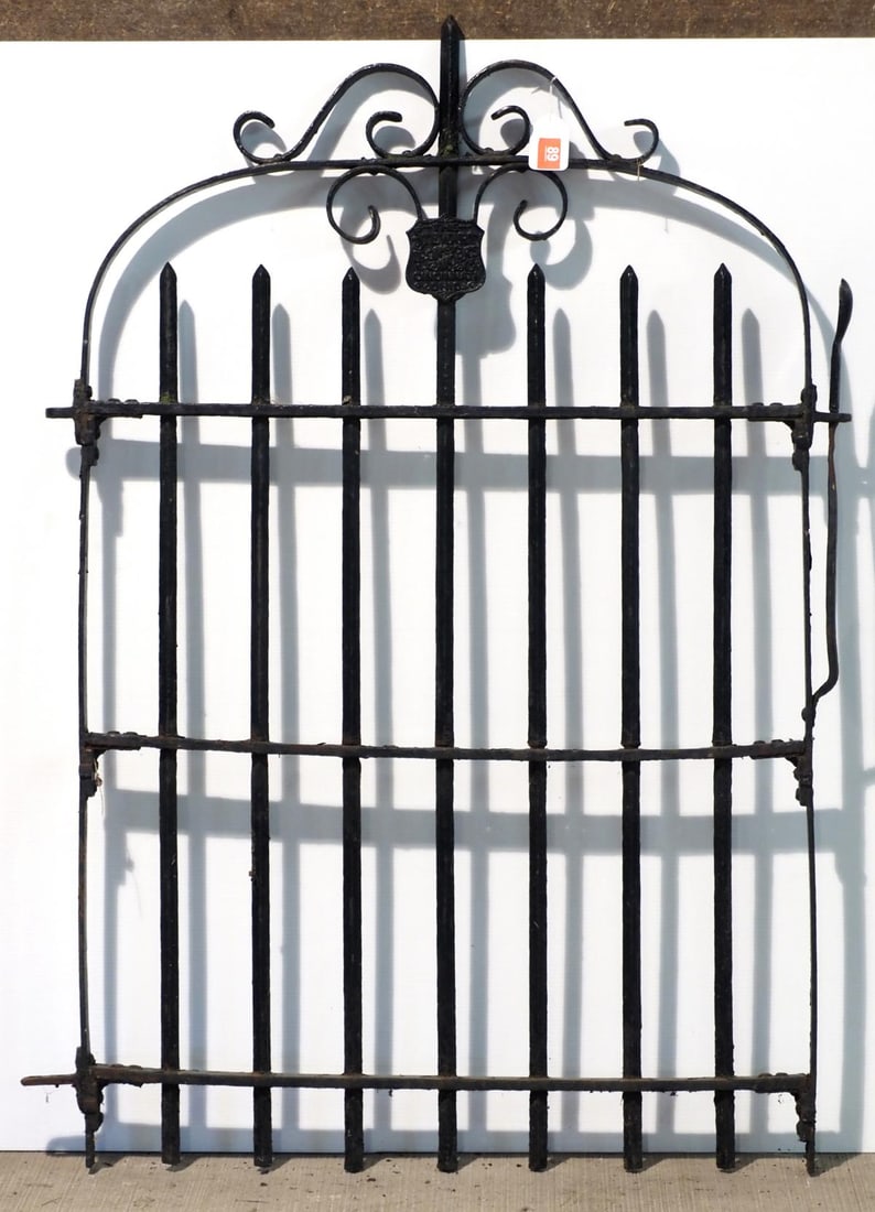 Cast iron fence gate (1 of 3)