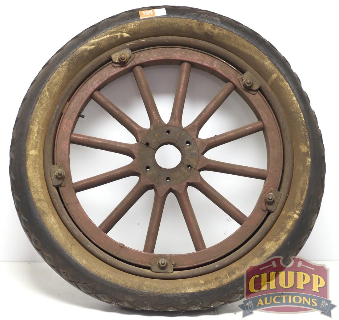 Wooden spoke rim with rubber tire: Wooden spoke rim with rubber tire with Stanweld bracket