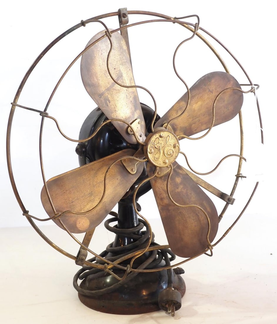 General Electric No.361178 desk fan (1 of 3)