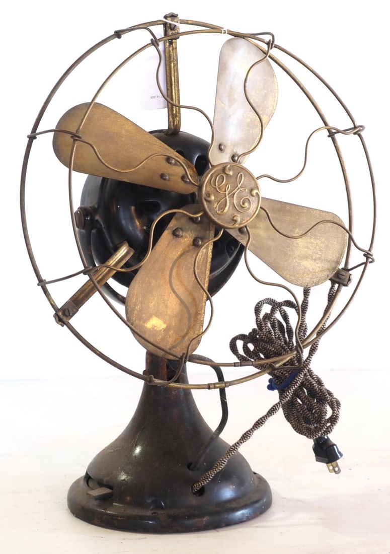 General Electric No.789738 desk fan (1 of 4)
