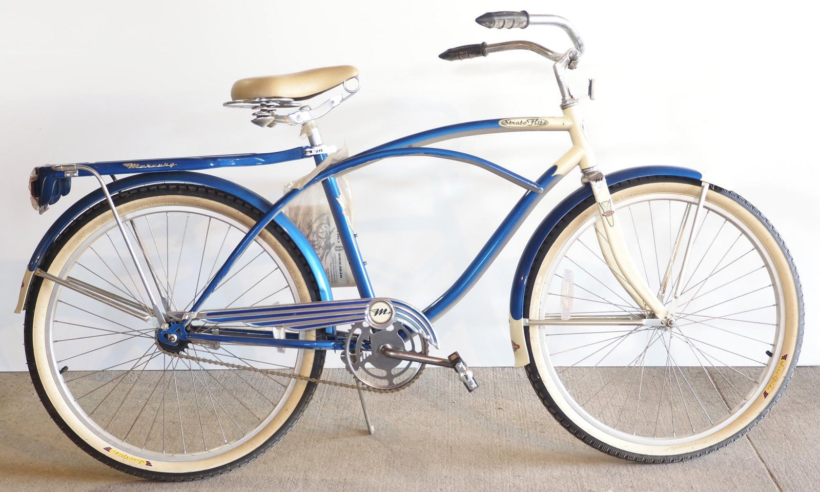 Mercury Strato Flite men's bicycle: Mercury Strato Flite men's bicycle * * NOT ELIGIBLE FOR IN-HOUSE SHIPPING. Please contact the auction house for transport options and additional details. Items must be picked up within 10 business