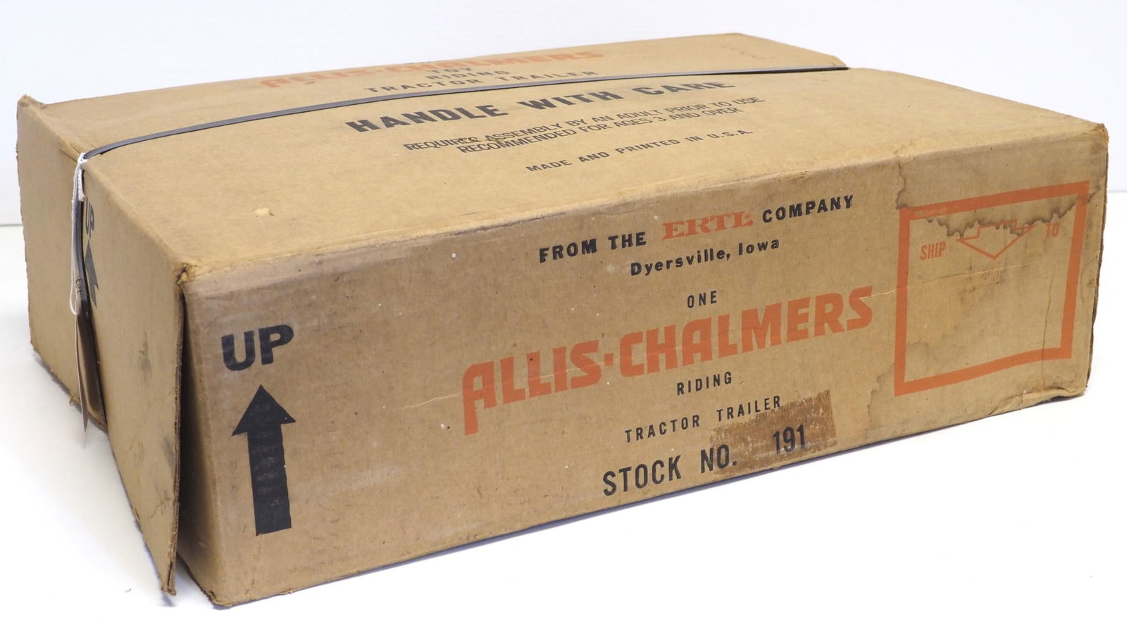 NIB Ertl Allis Chalmers pedal tractor trailer (1 of 2)