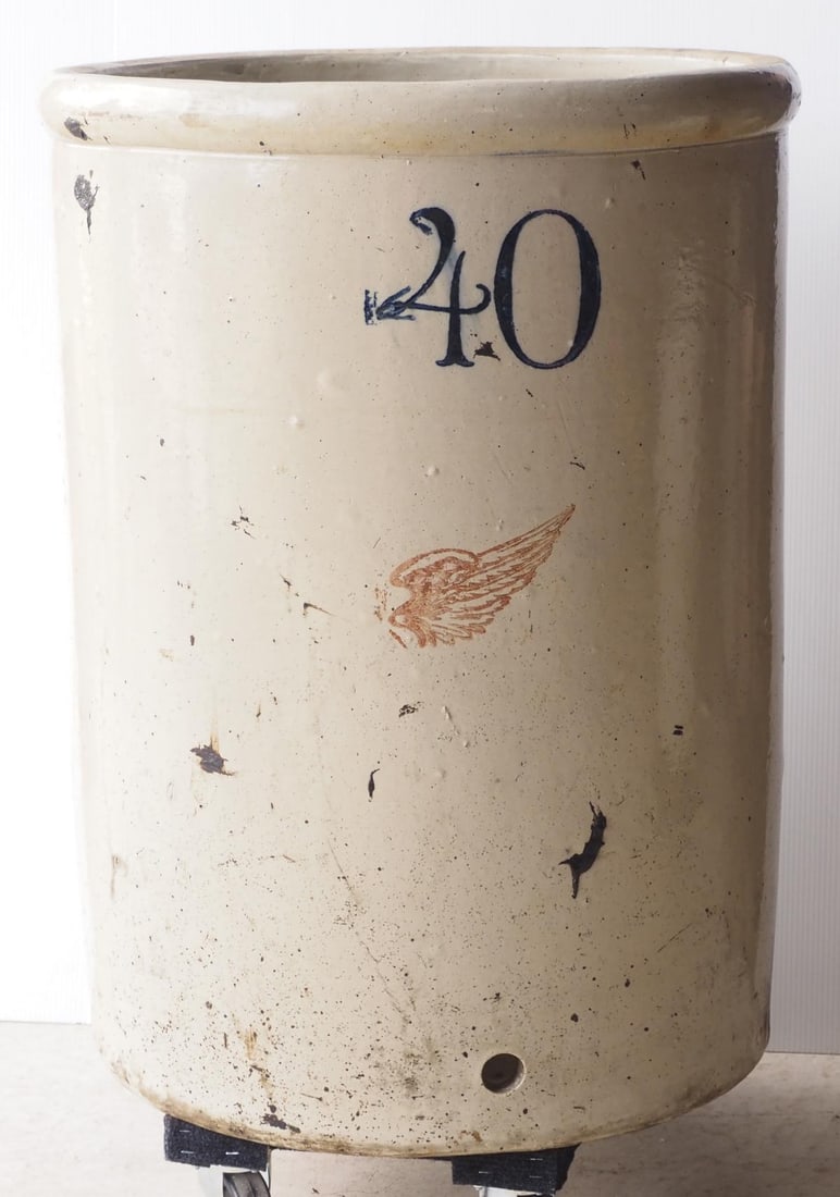 40-gallon Red Wing crock: 40-gallon Red Wing crock - (2) 10" cracks from top * * NOT ELIGIBLE FOR IN-HOUSE SHIPPING. Please contact the auction house for transport options and additional details. Items must be picked up