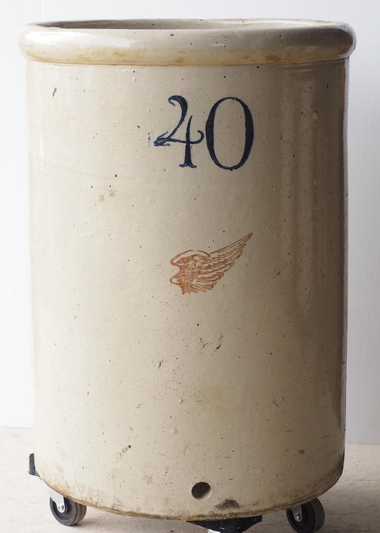40-gallon Red Wing crock, RARE size!: 40-gallon Red Wing crock, RARE size! - 7" crack from top * * NOT ELIGIBLE FOR IN-HOUSE SHIPPING. Please contact the auction house for transport options and additional details. Items must be picked up