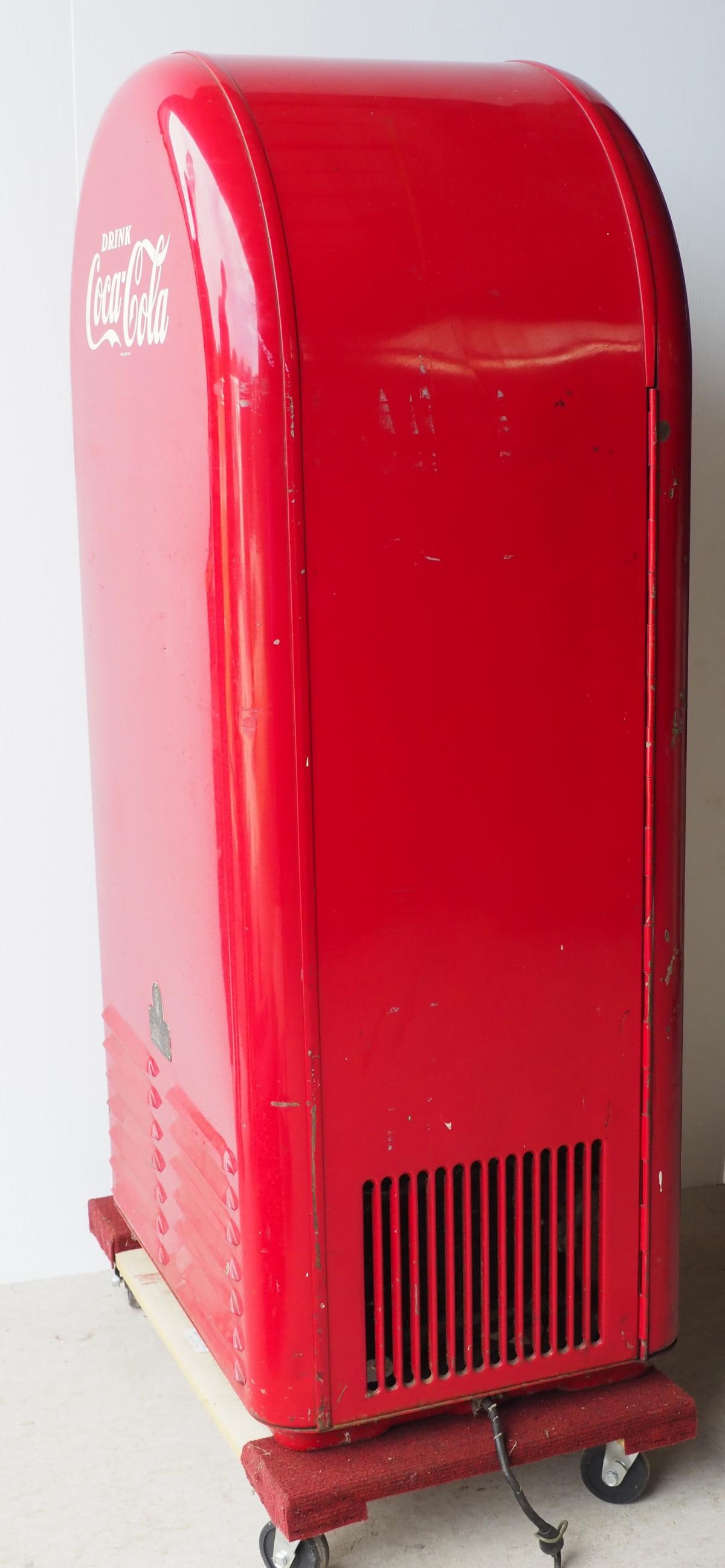 Coca Cola 5-cent vending machine - 4