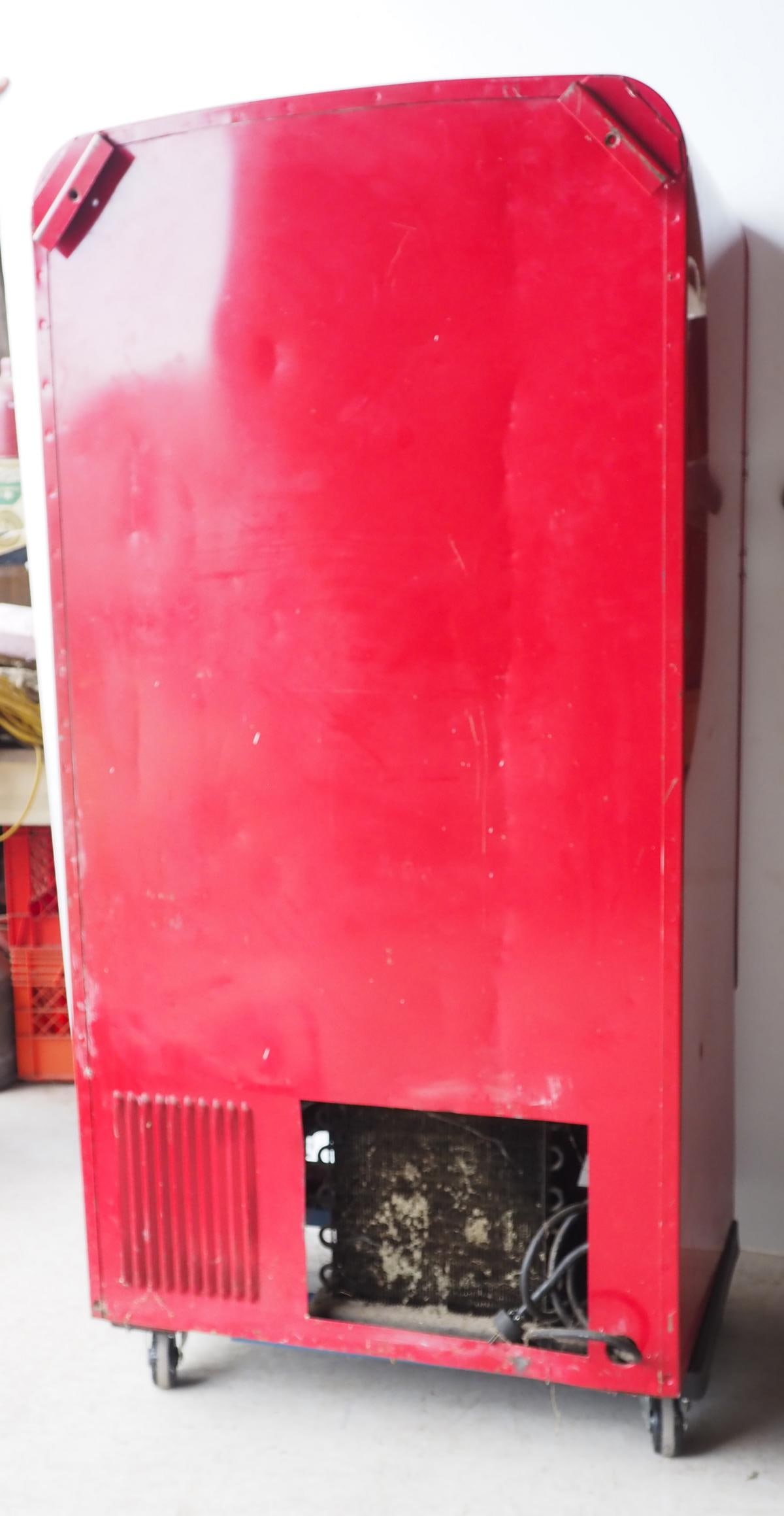 Coca Cola 10-cent vending machine - 4