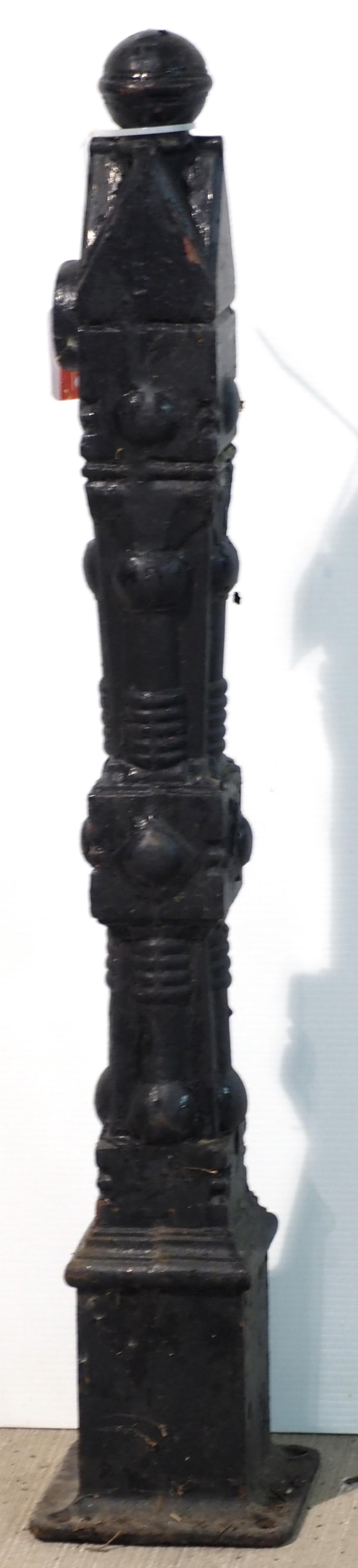 Ornate cast iron fence post: Ornate cast iron fence post, 36"H * * NOT ELIGIBLE FOR IN-HOUSE SHIPPING. Please contact the auction house for transport options and additional details. Items must be picked up within 10 business