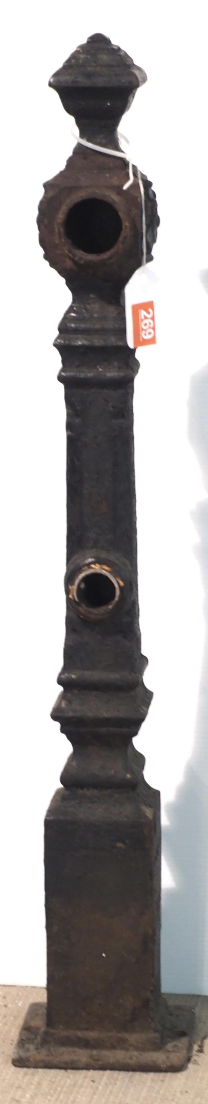 Ornate cast iron fence post: Ornate cast iron fence post, 36"H * * NOT ELIGIBLE FOR IN-HOUSE SHIPPING. Please contact the auction house for transport options and additional details. Items must be picked up within 10 business