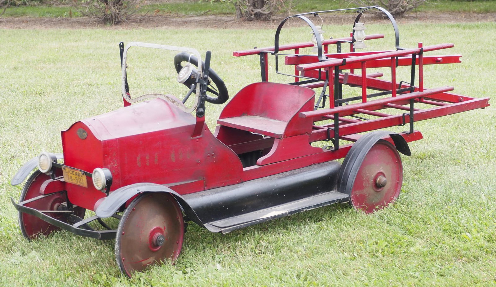 American National child's pedal fire ladder truck (1 of 10)