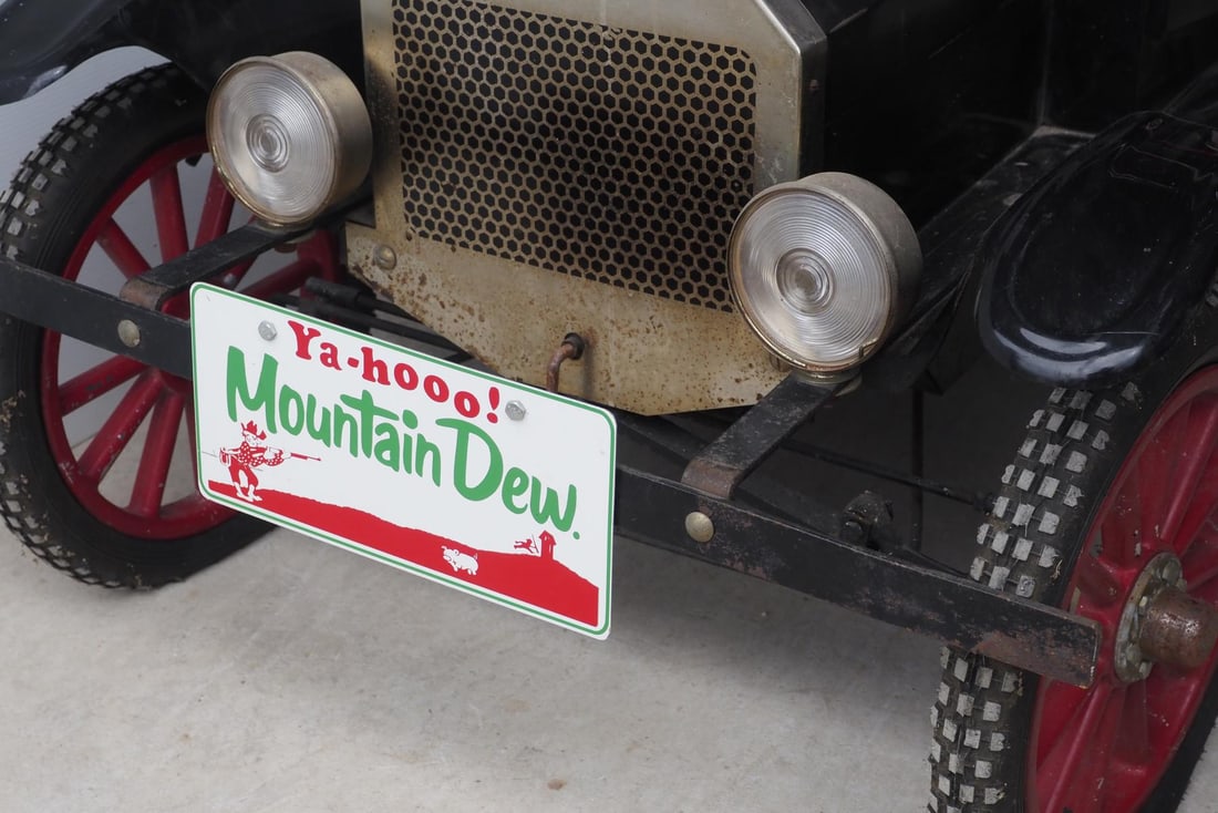 Gas powered Mini-Lizzie parade car - 6