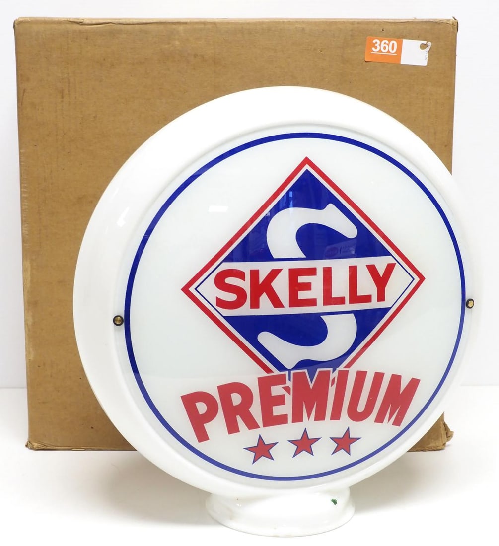 NOS Skelly Premium glass gas pump globe: NOS Skelly Premium glass gas pump globe with original shipping box, WOW! * * NOT ELIGIBLE FOR IN-HOUSE SHIPPING. Please contact the auction house for transport options and additional details. Items