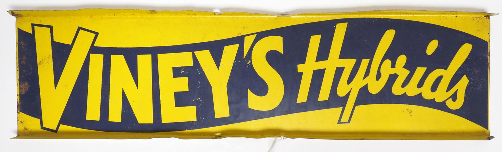 Viney's Hybrids fence sign: 18"x5" DST Viney's Hybrids fence sign - Good Condition Good