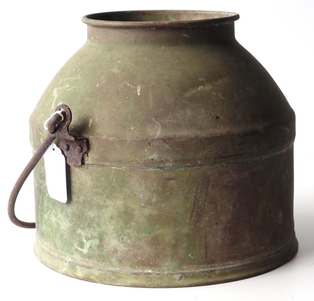 Copper milk pail with handle (1 of 3)