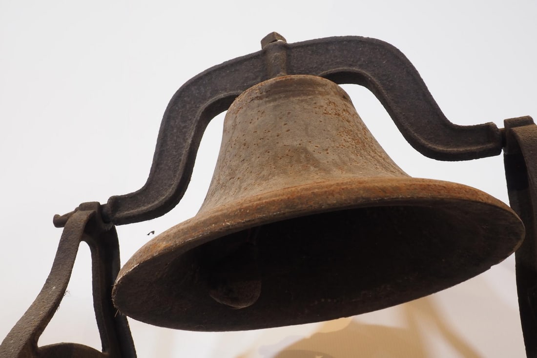 Cast iron bell with brackets - 2