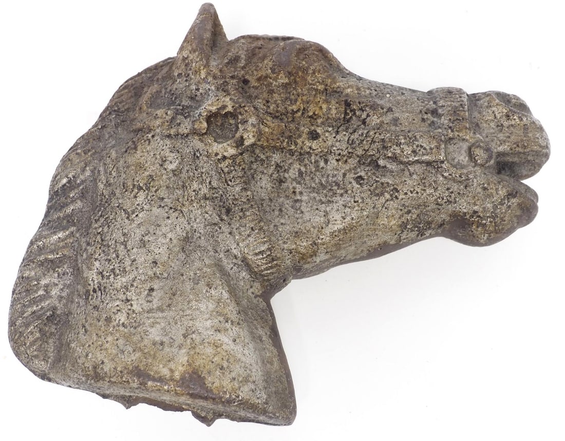 Cast iron horse head (1 of 3)