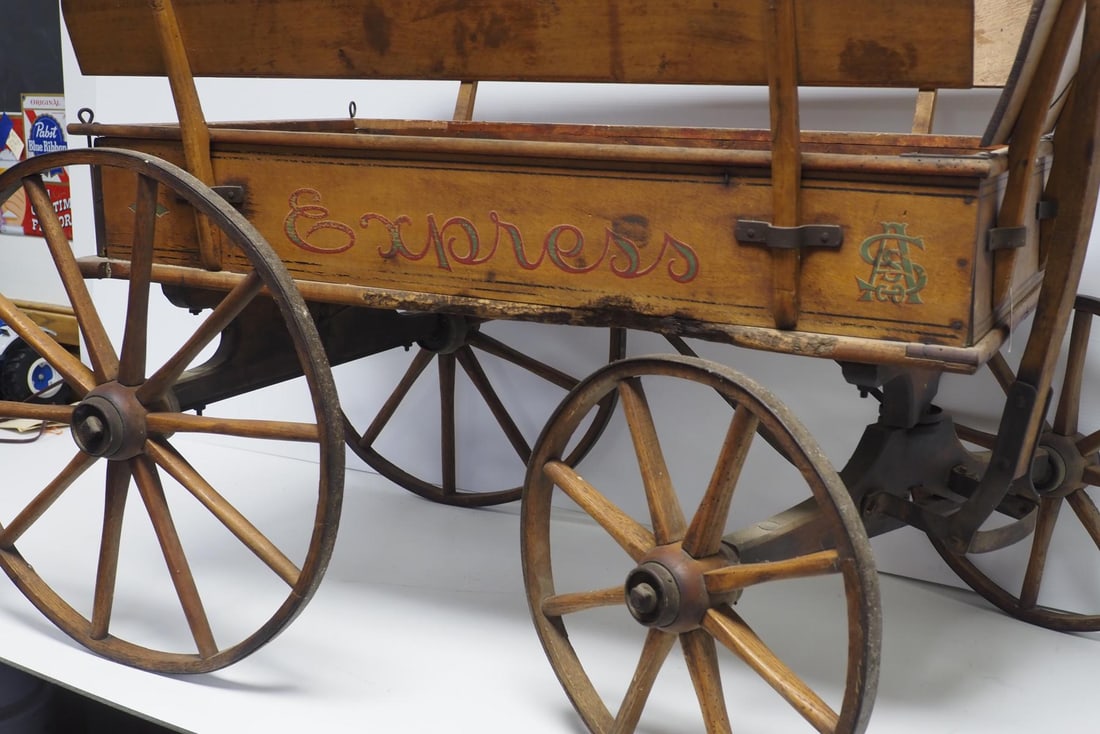 Express child's pull-type wagon with side racks - 2