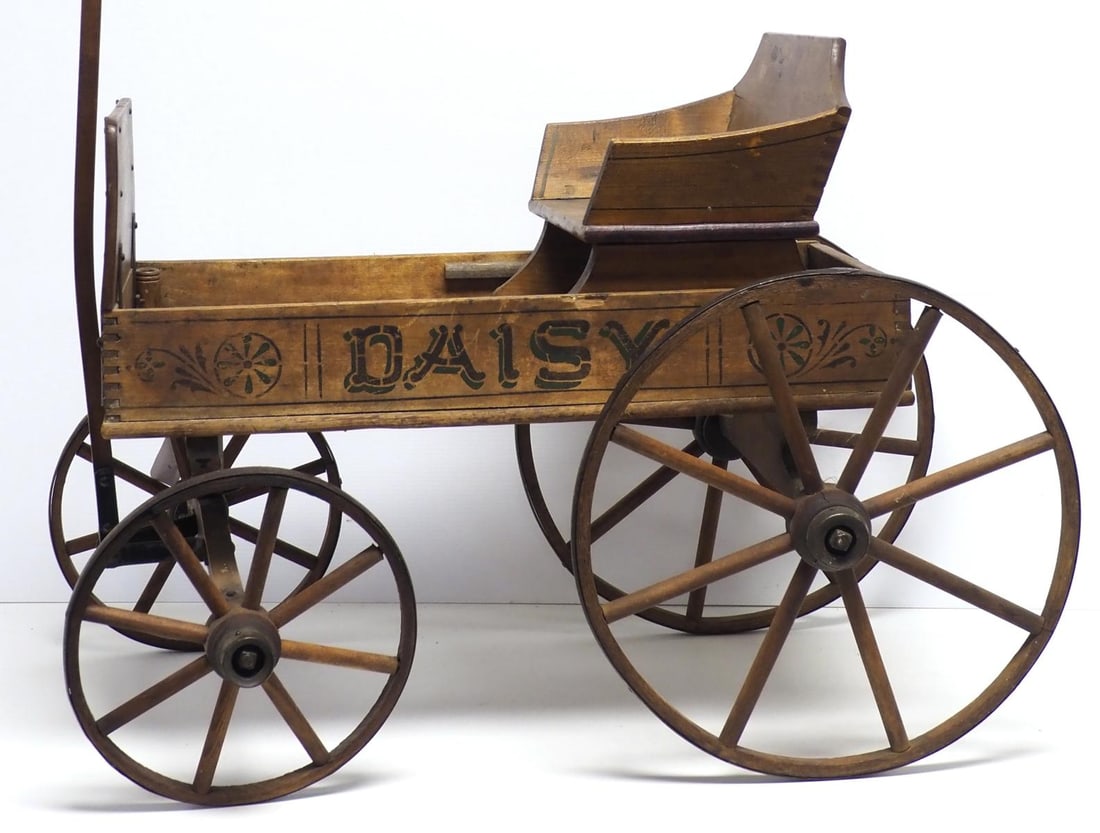 Daisy child's pull-type wagon with whip holder (1 of 5)