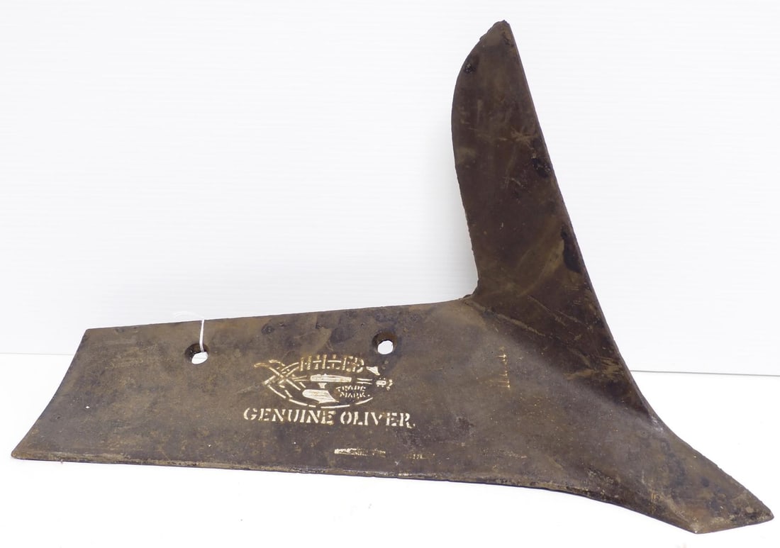 NOS Cast iron Oliver plow bottom (1 of 3)