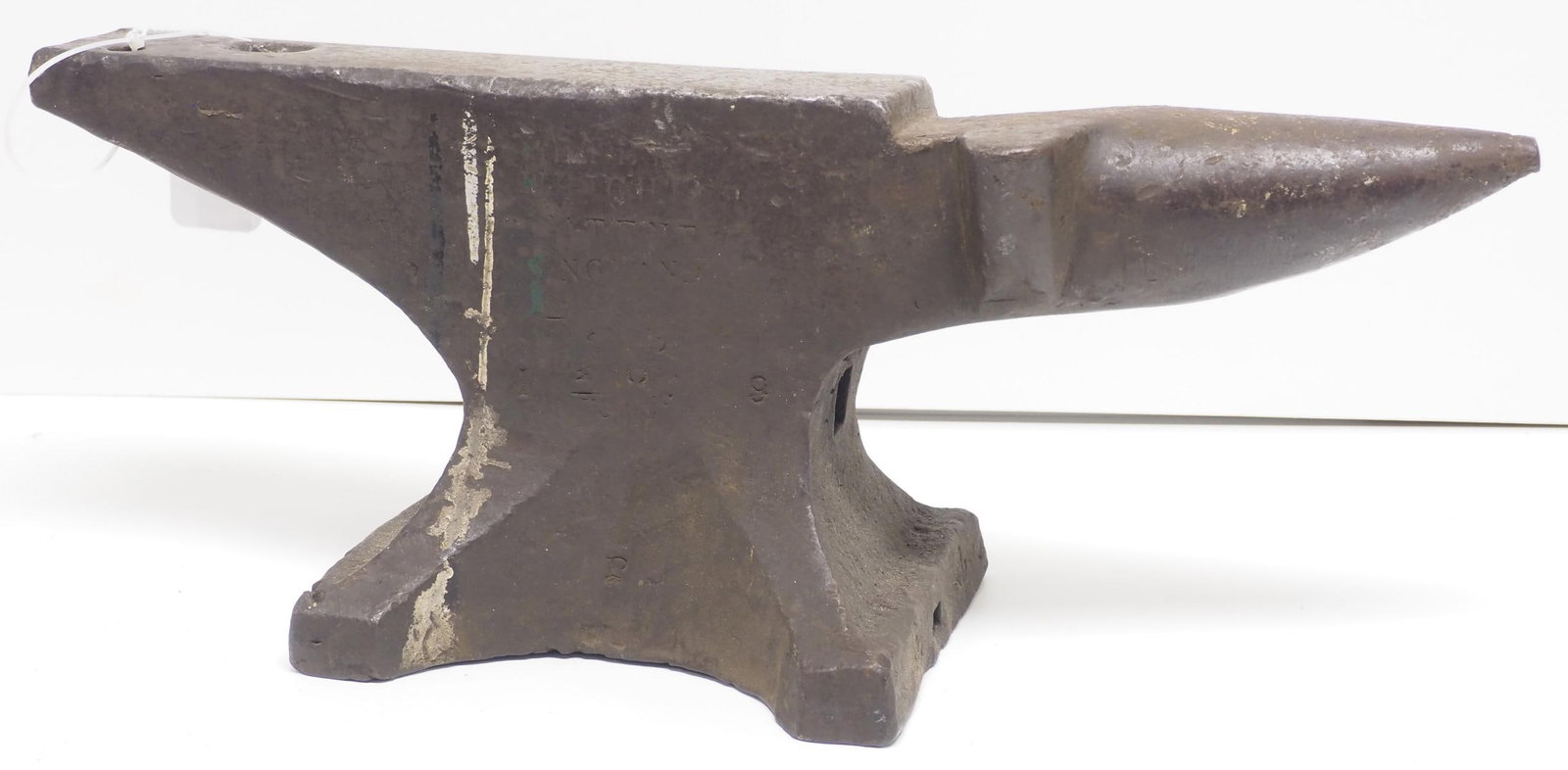 Peter Wright anvil (1 of 4)