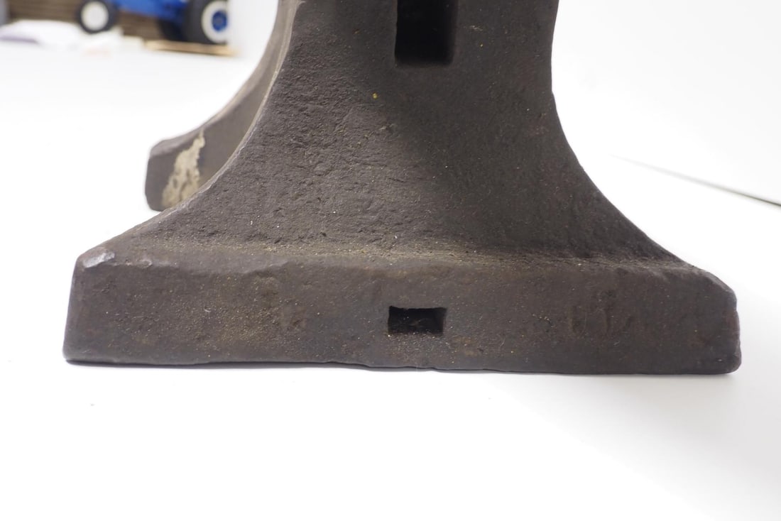 Peter Wright anvil - 2