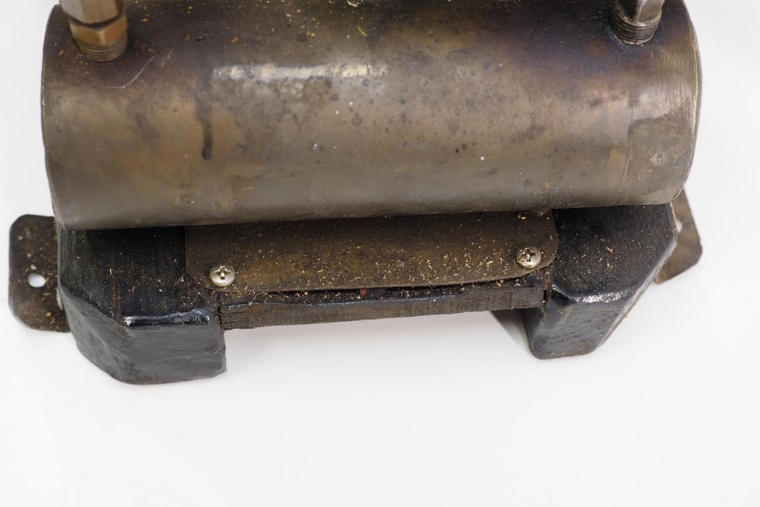 Scale model hit & miss engine - 2