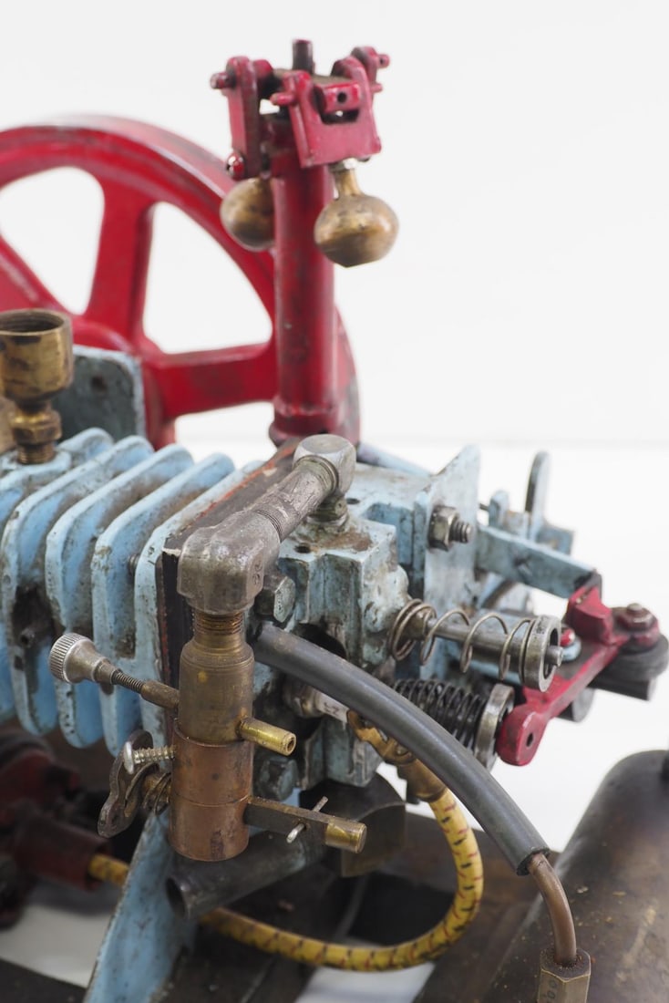 Scale model hit & miss engine - 3