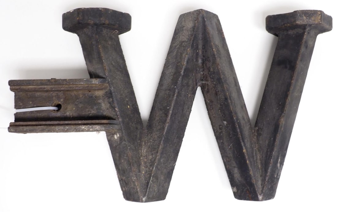 Cast iron 'W' windmill weight: Cast iron "W" windmill weight