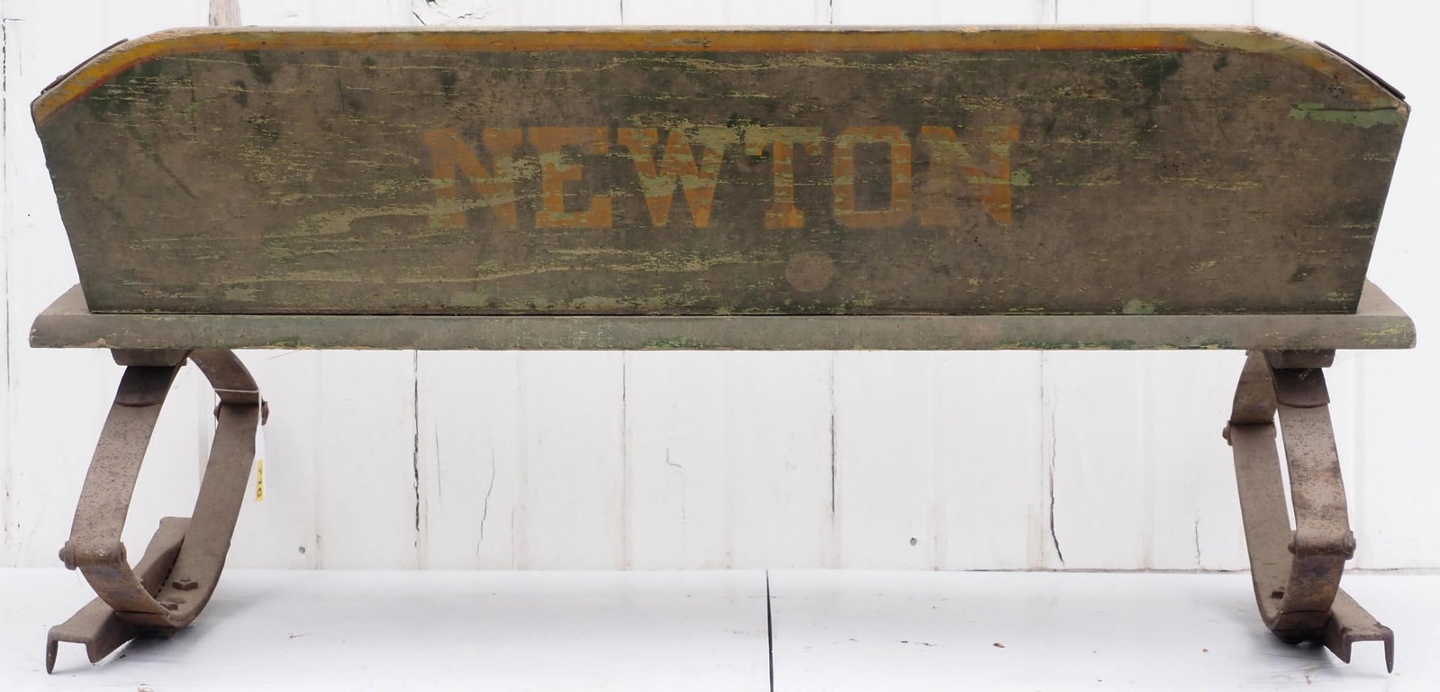 Newton box wagon seat: Newton box wagon seat with good original paint and stenciling * * NOT ELIGIBLE FOR IN-HOUSE SHIPPING. Please contact the auction house for transport options and additional details. Items must be