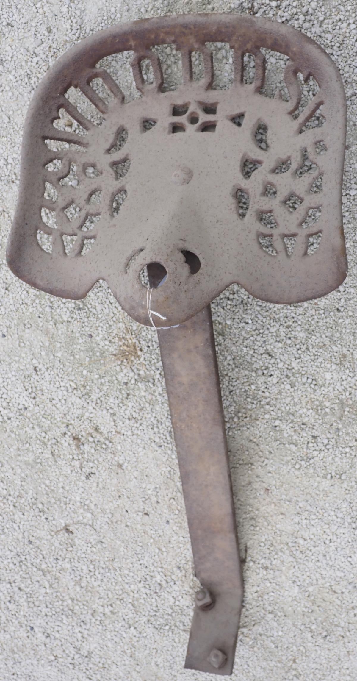 Dodds cast iron seat with mount: Dodds cast iron seat with mount
