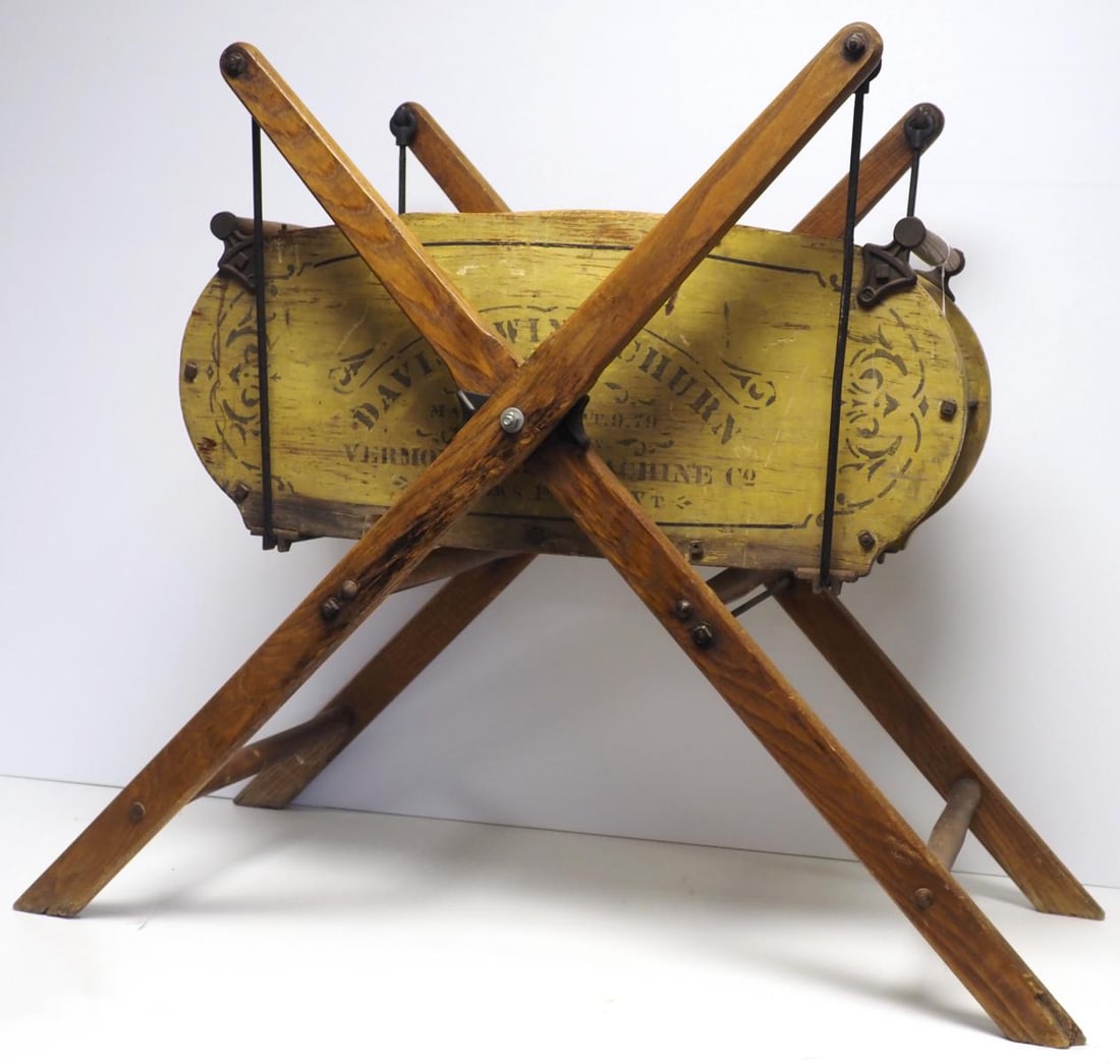 Davis No.3 swinging butter churn (1 of 3)