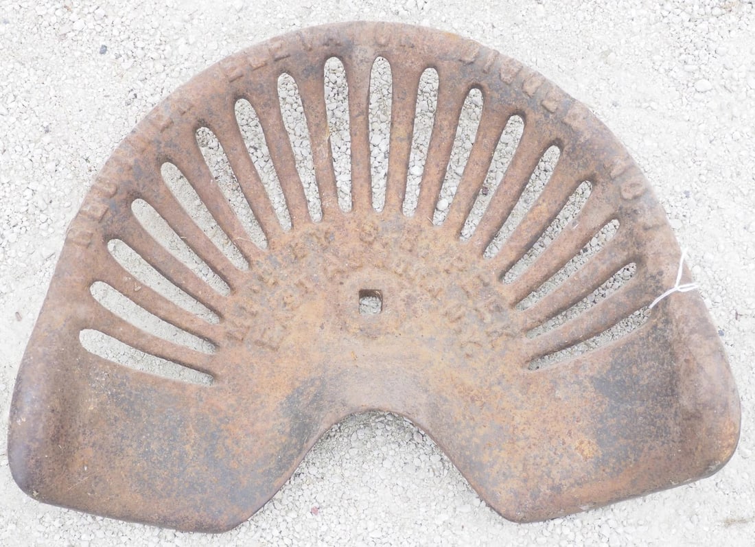 Reuther Elevator Digger No.1 cast iron seat (1 of 1)