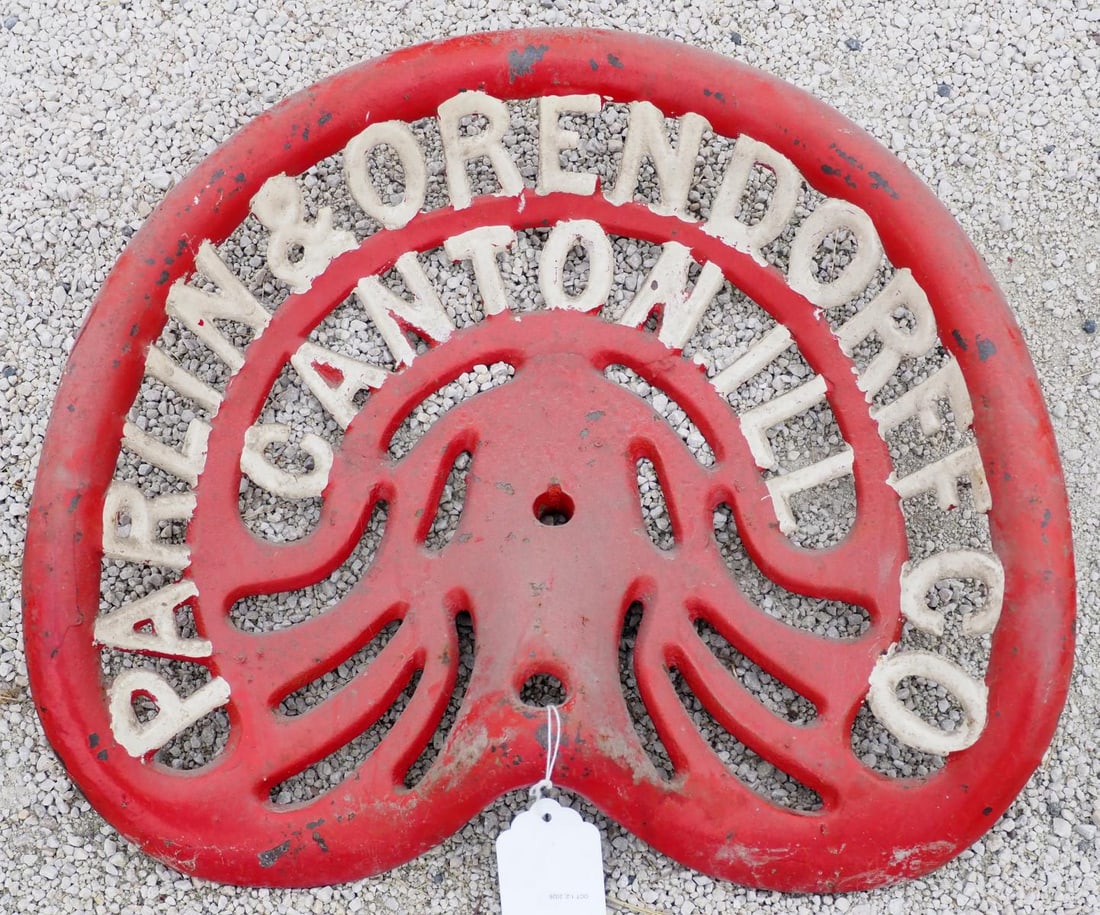 Parlin & Orendorff Co. cast iron seat (1 of 1)