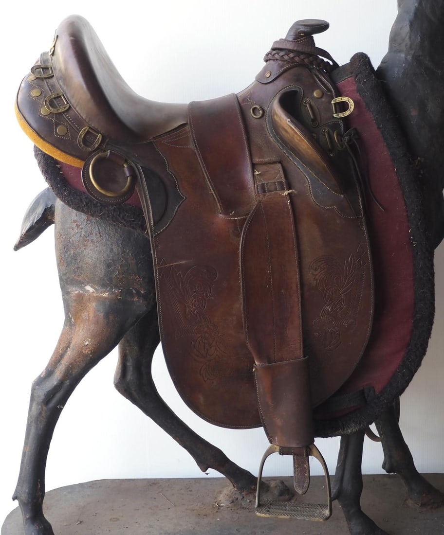 Stockman Bush Rider 13' saddle: Stockman Bush Rider 13" saddle with solid brass hardware and brass horseshoe embellishments and very nice tooling