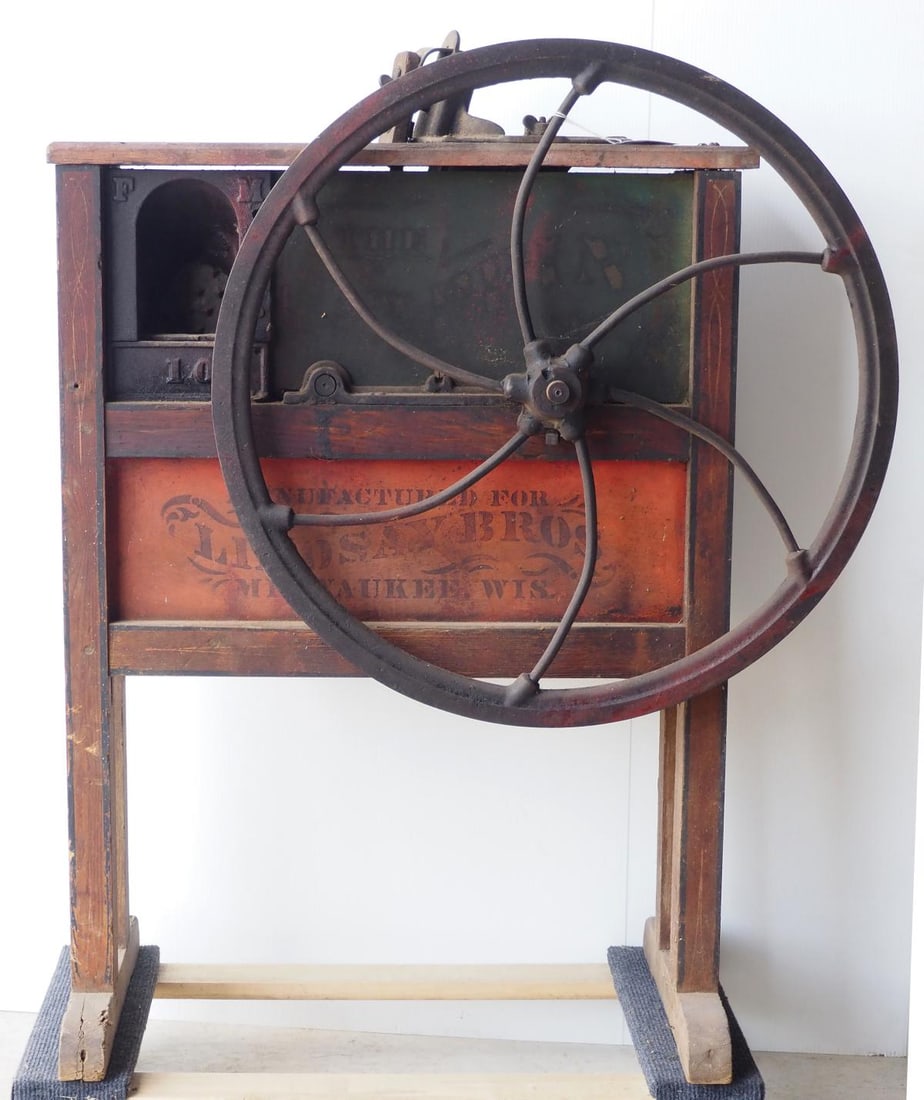 Tiffin floor model corn sheller (1 of 4)
