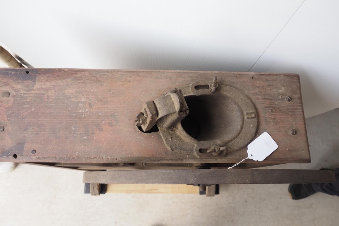 Tiffin floor model corn sheller - 3