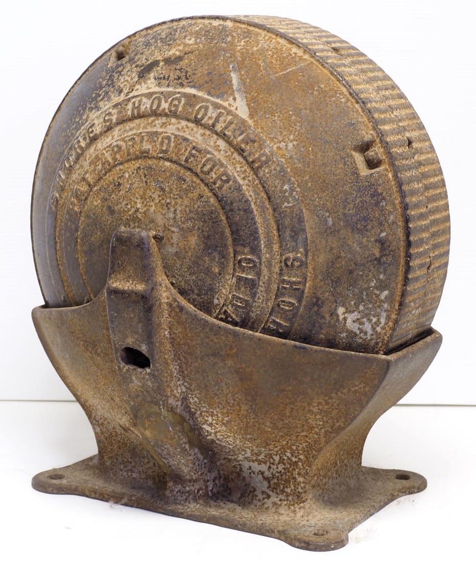 Shores cast iron hog oiler: Shores cast iron hog oiler * * NOT ELIGIBLE FOR IN-HOUSE SHIPPING. Please contact the auction house for transport options and additional details. Items must be picked up within 10 business days of