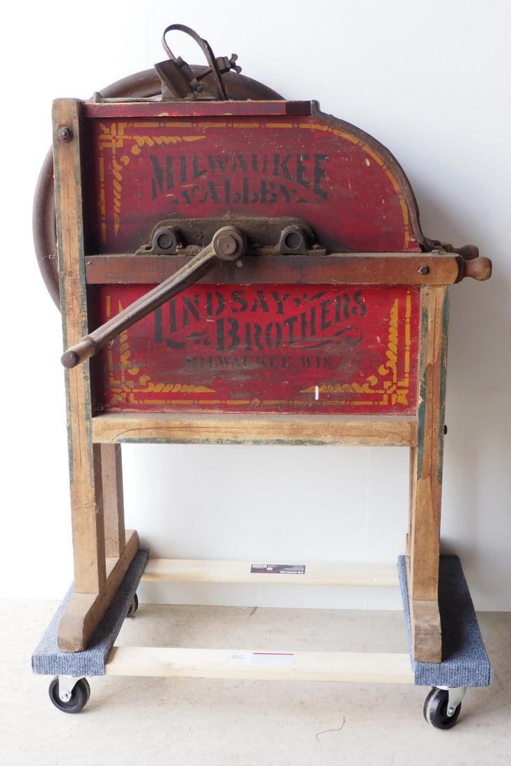 Milwaukee Valley floor model corn sheller - 5