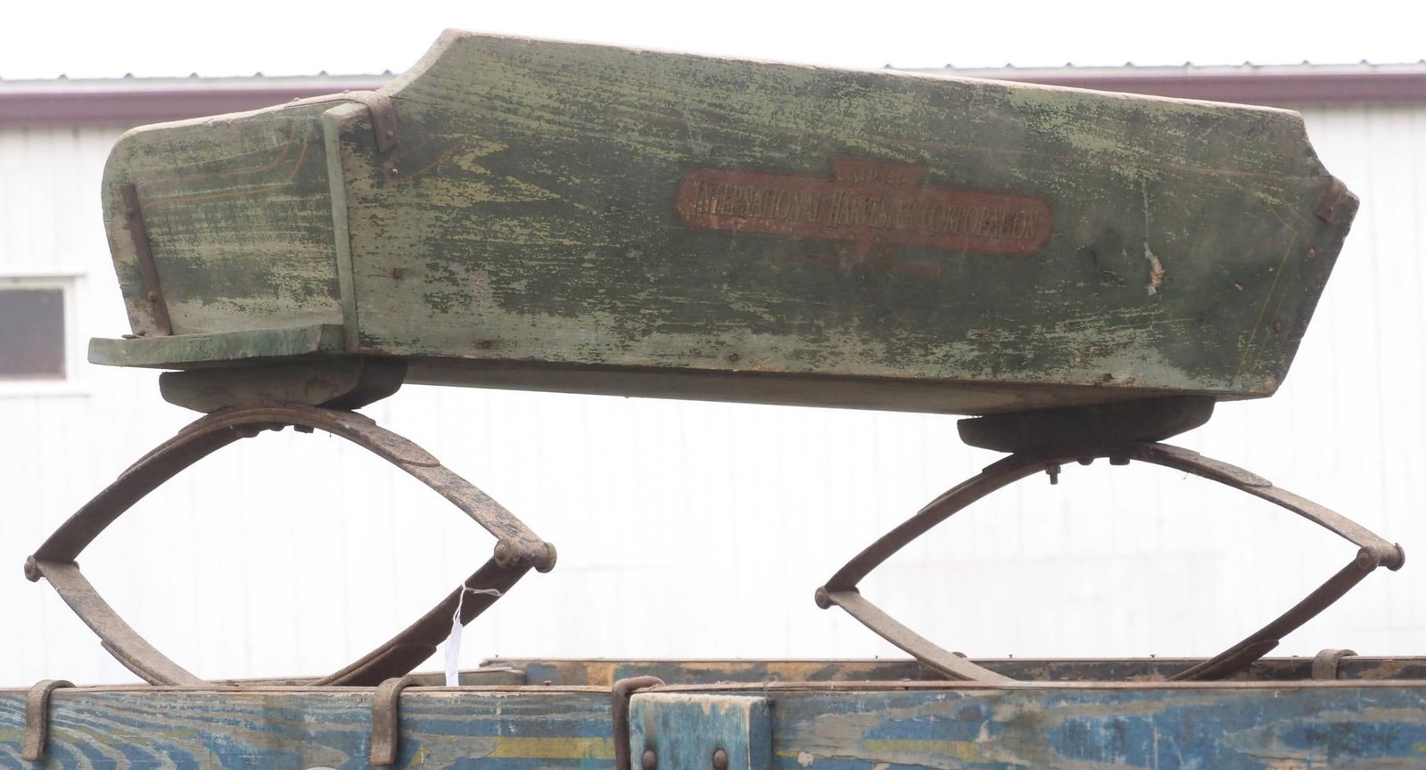International Harvester box wagon seat: International Harvester box wagon seat * * NOT ELIGIBLE FOR IN-HOUSE SHIPPING. Please contact the auction house for transport options and additional details. Items must be picked up within 10