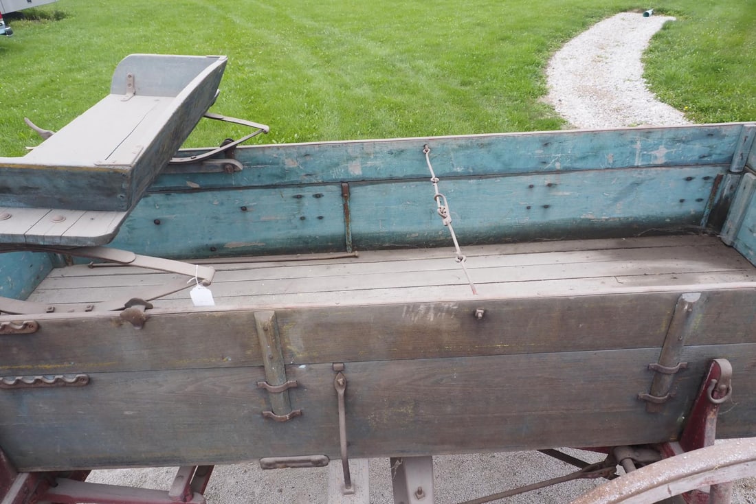 Brown box wagon - 3