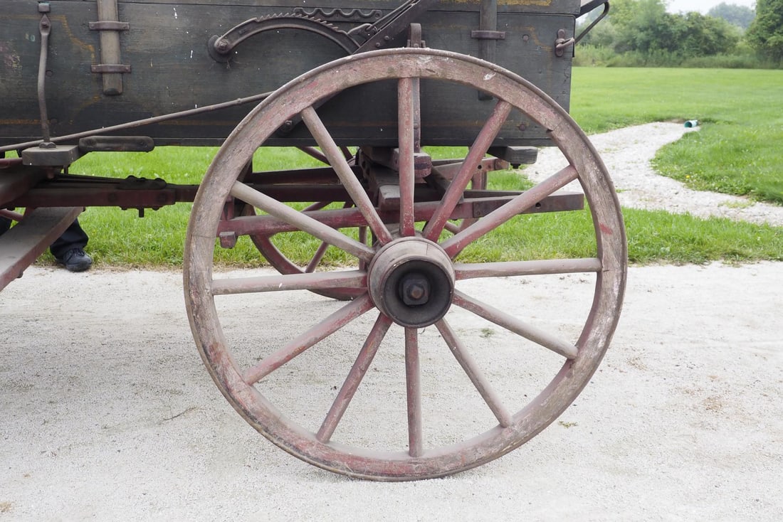 Brown box wagon - 8