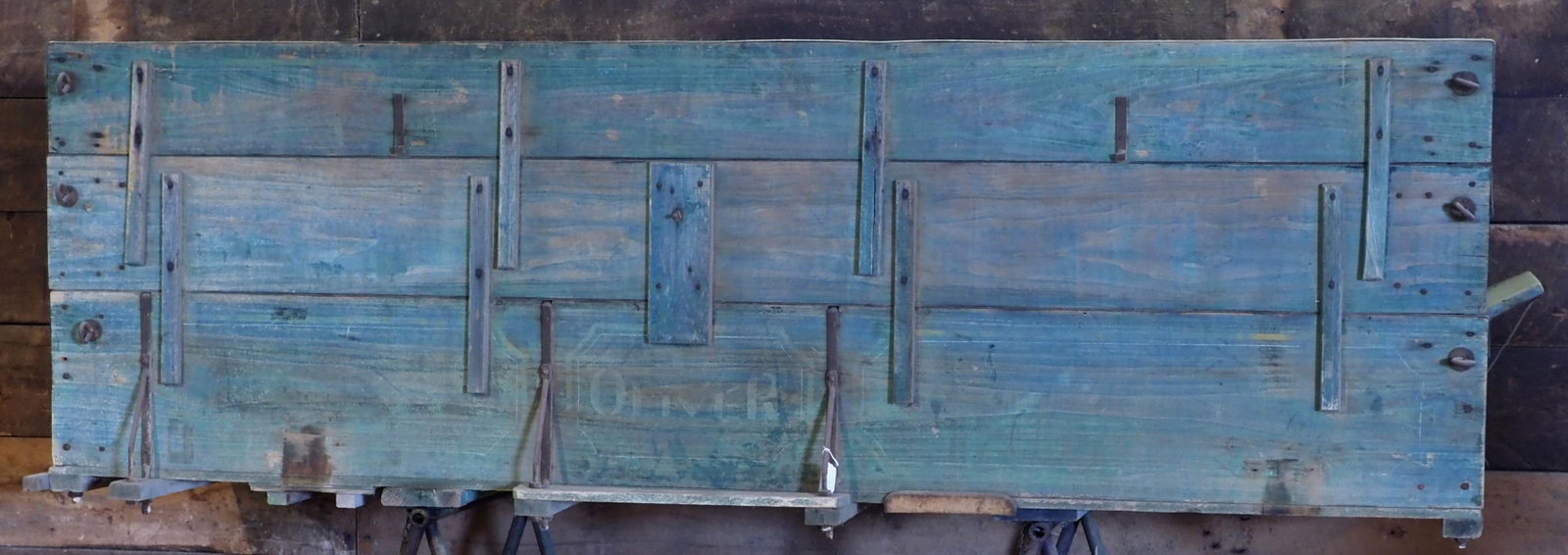 Oliver triple board box for wagon gear: Oliver triple board box for wagon gear, 42"W x 128"L - Fair * * NOT ELIGIBLE FOR IN-HOUSE SHIPPING. Please contact the auction house for transport options and additional details. Items must be picked