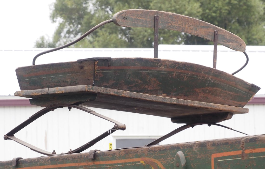 Unmarked box wagon seat: Unmarked box wagon seat - Good * * NOT ELIGIBLE FOR IN-HOUSE SHIPPING. Please contact the auction house for transport options and additional details. Items must be picked up within 10 business days of