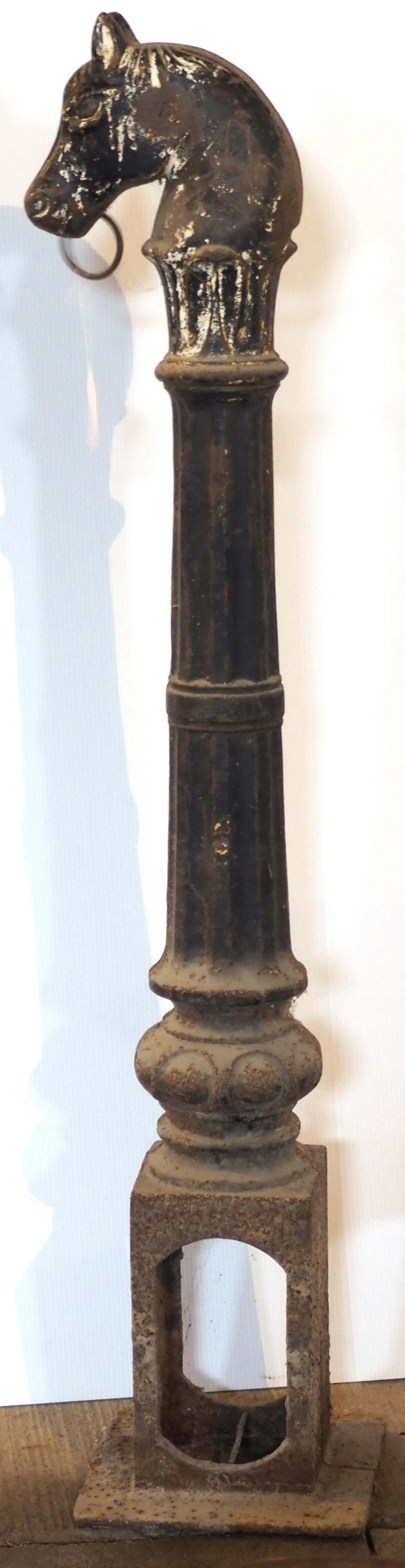 Cast iron horse head horse tie (1 of 2)