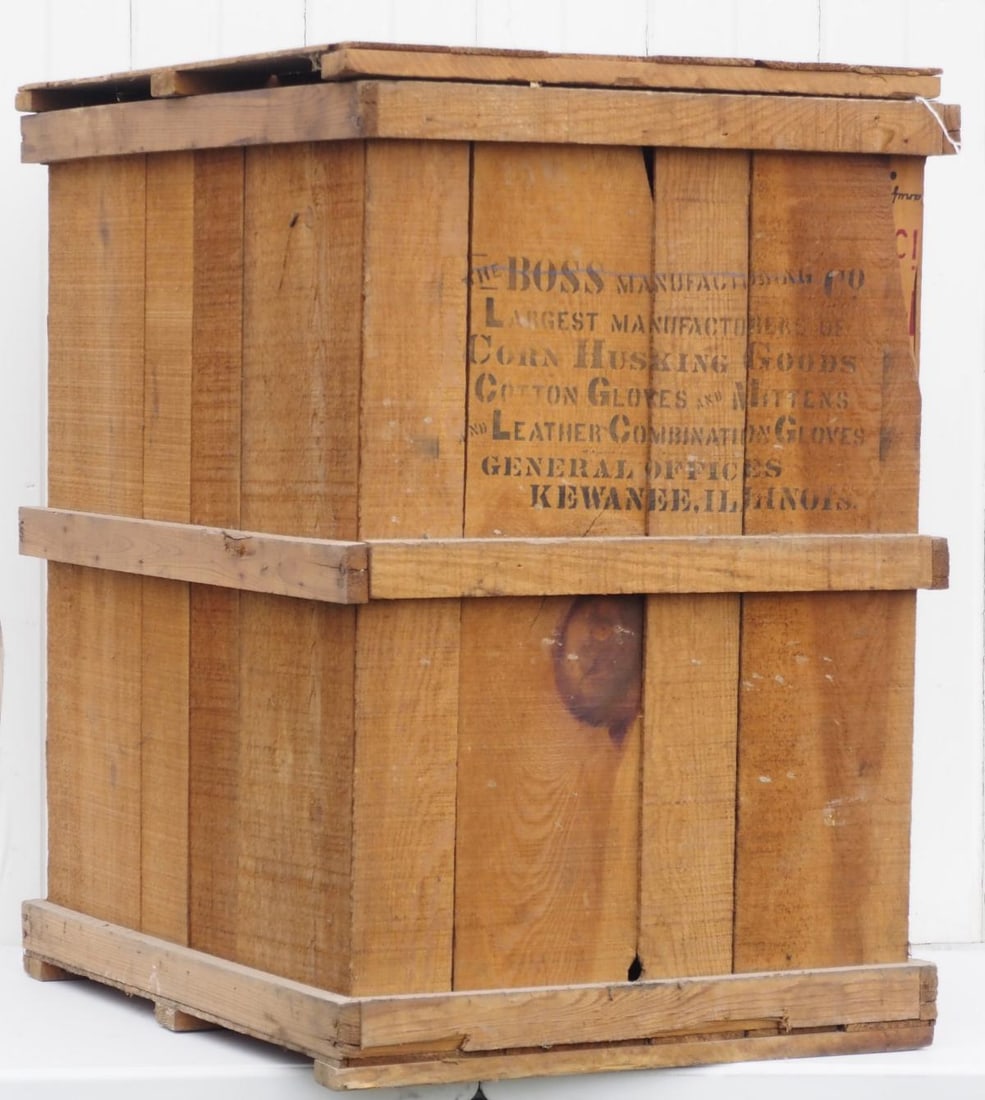 Boss Manufacturing wooden shipping box: Boss Manufacturing wooden shipping box for corn husking goods, Kewanee, Illinois, 28"x24"x34"H - 7" wood corner piece broken off * * NOT ELIGIBLE FOR IN-HOUSE SHIPPING. Please contact the auction