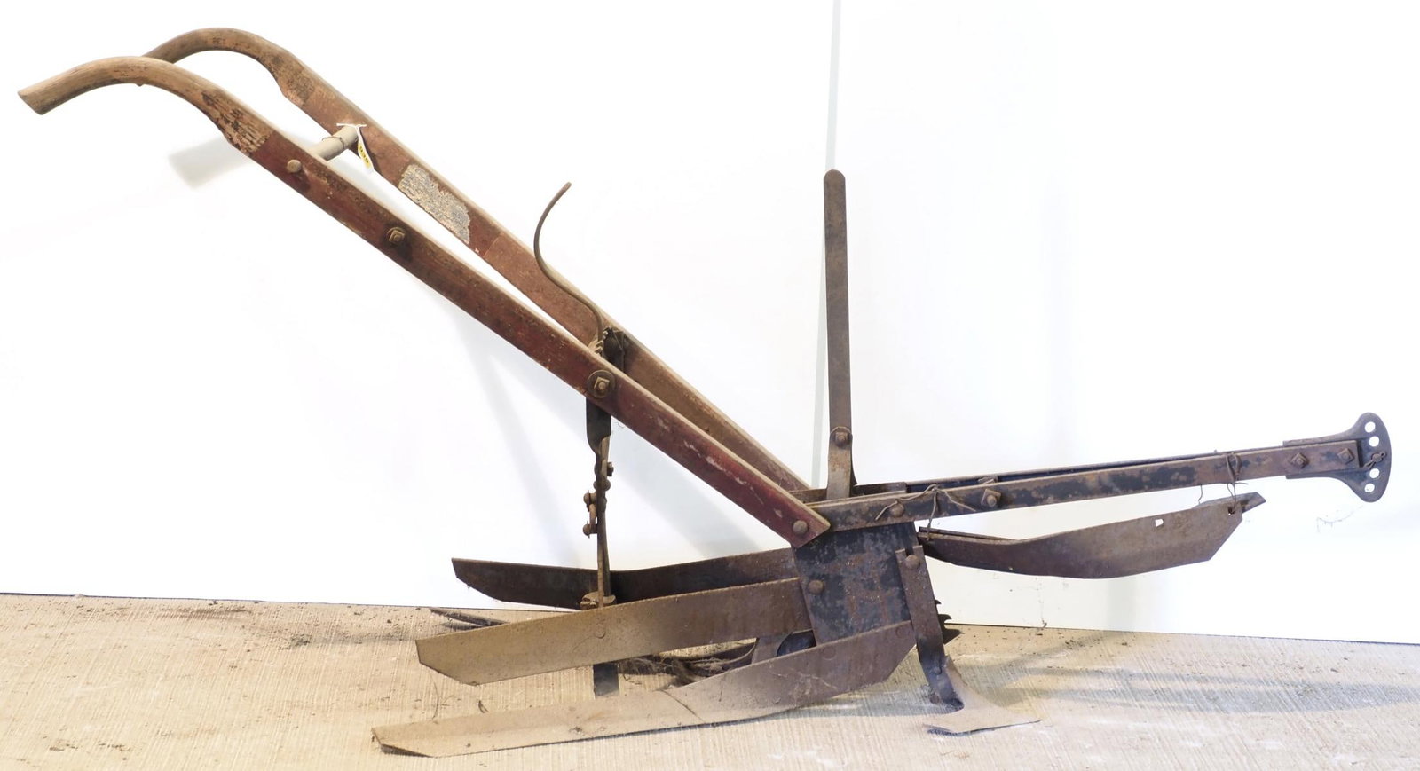 Fowler potato plow with wrench (1 of 4)