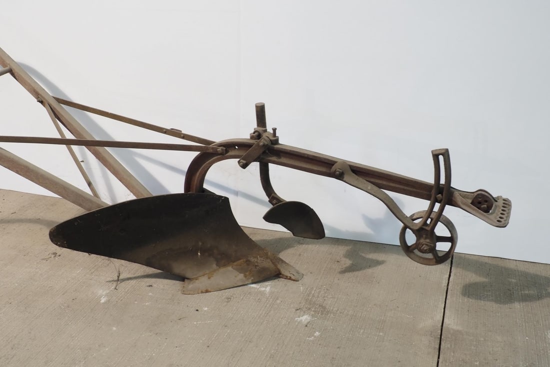 Oliver walking plow - 2