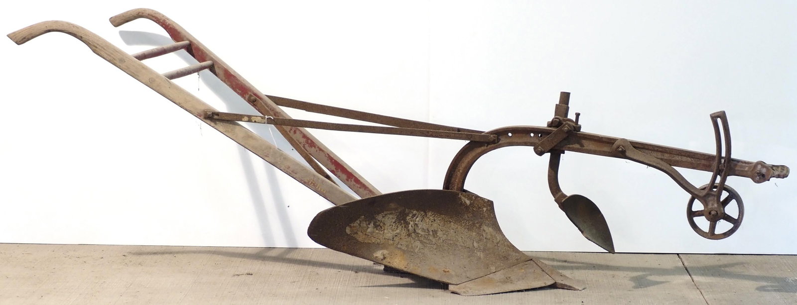 Oliver walking plow (1 of 3)