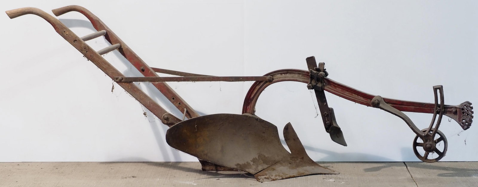 Oliver walking plow (1 of 3)