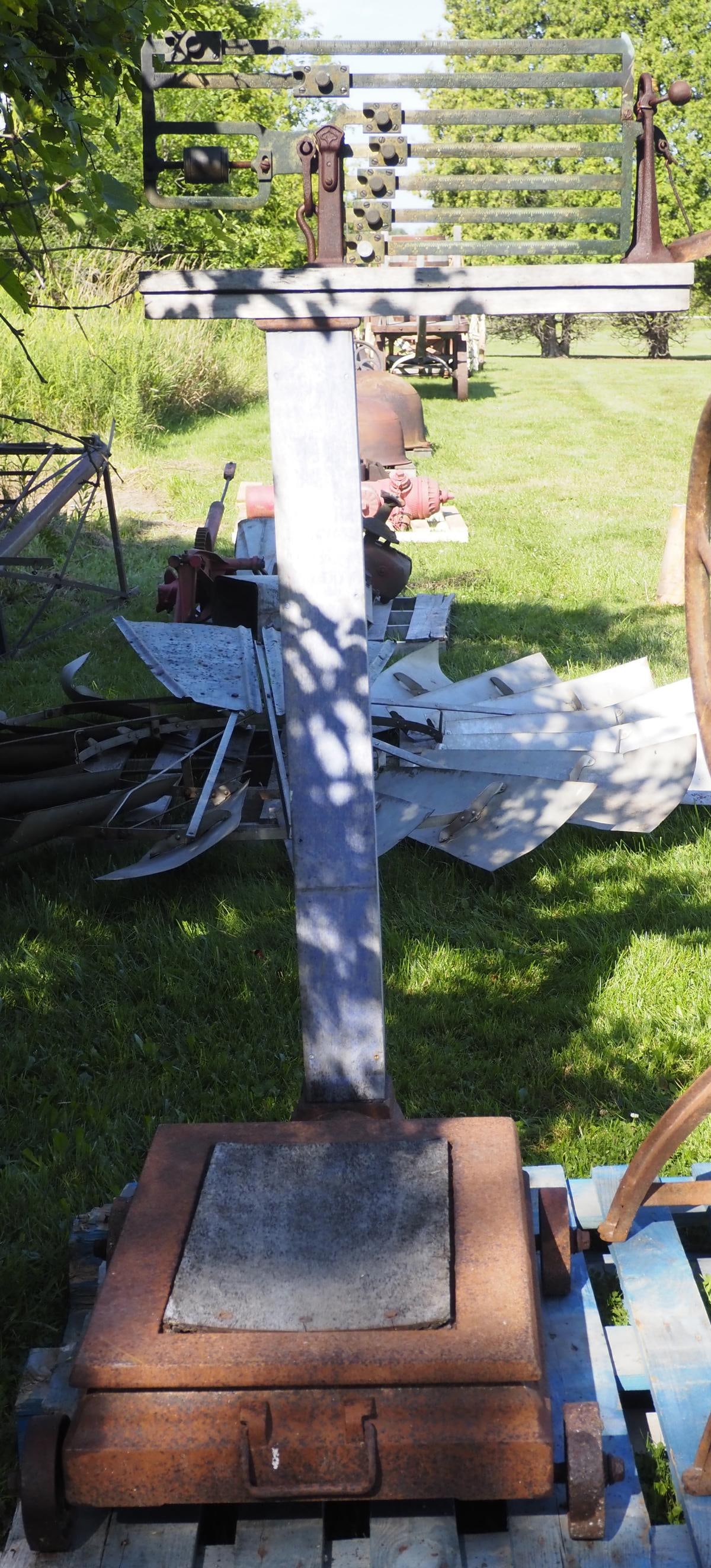Howe platform scale, 58'H (1 of 4)