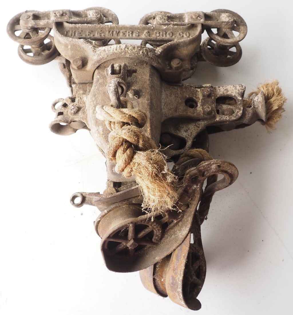 FE Myers cast iron hay car with 2 CDPs (1 of 3)